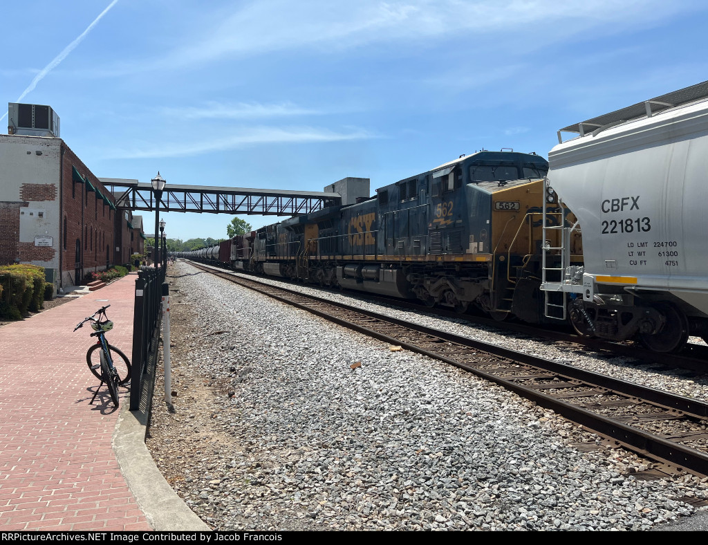 CSX 562
